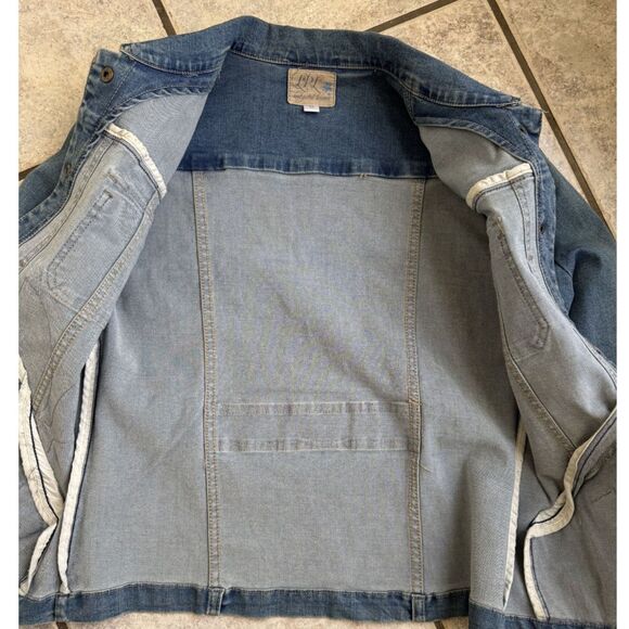 Upcycled Denim Jacket with Linen Floral Appliqué – Lost Petal Linens (M) - Picture 6 of 12